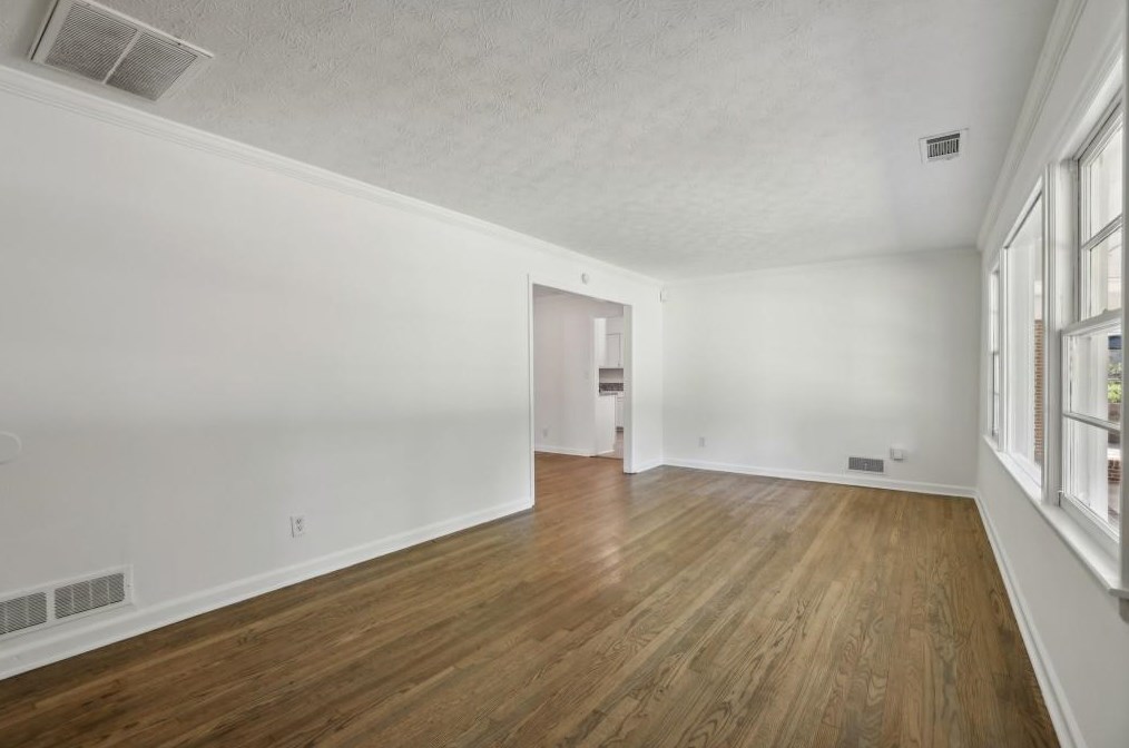 2216 Holly Hl Dr, Decatur GA 30032-5711 exterior