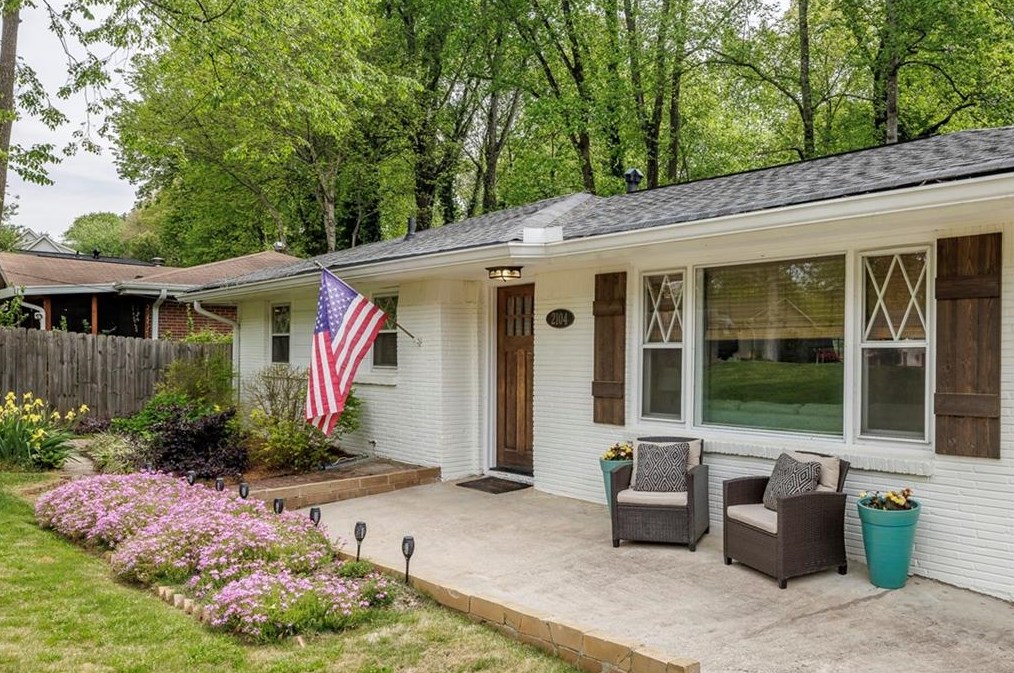 2104 Drew Vly Rd, Atlanta GA  30319-3918 exterior