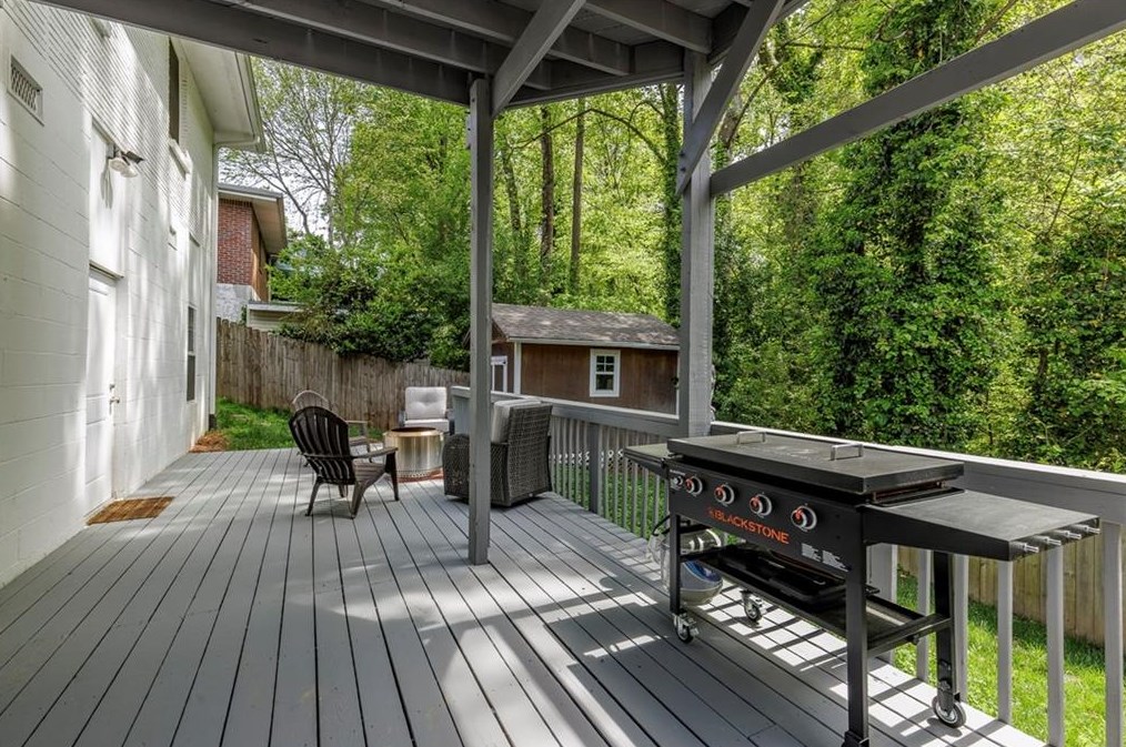 2104 Drew Vly Rd, Atlanta GA  30319-3918 exterior