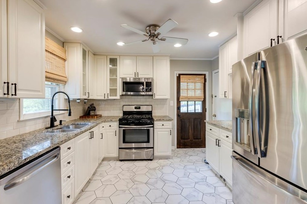 2104 Drew Vly Rd, Atlanta GA  30319-3918 exterior