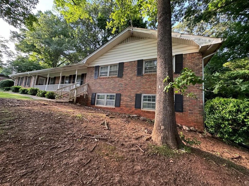 4514 Buckingham Cir, Decatur GA  30035-2111 exterior