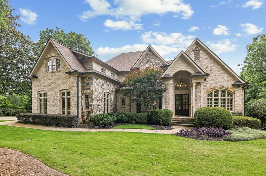 6285 Aberdeen Dr, Atlanta GA  30328-4239 exterior