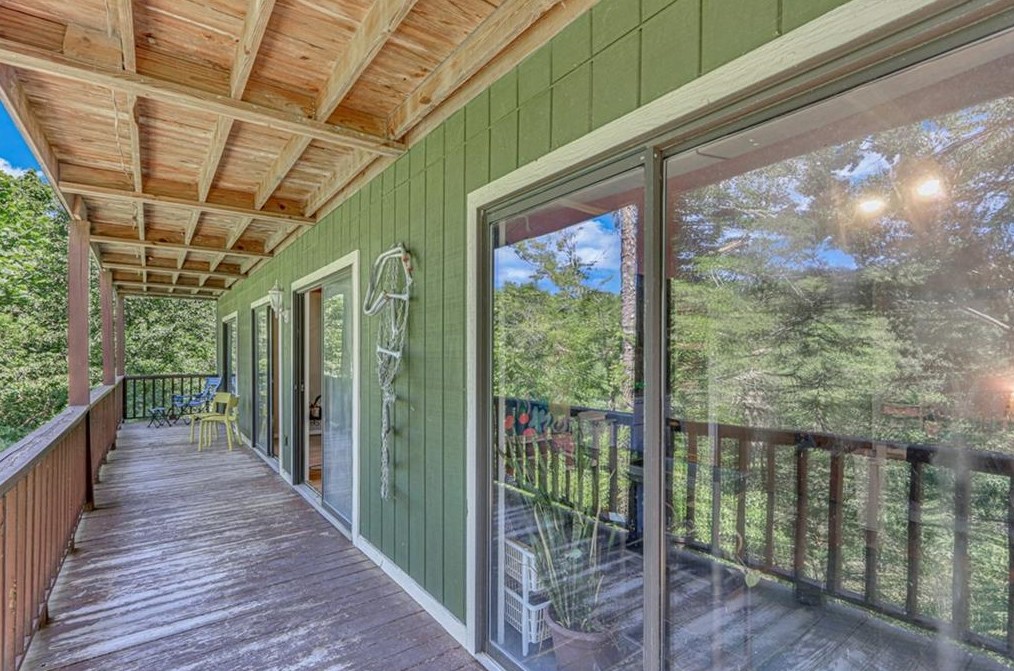 4012 Darryl Ln, Gainesville GA 30506-7121 exterior