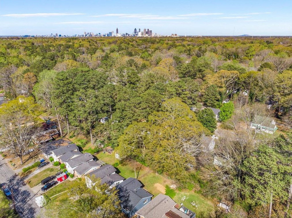 1392 Willow Trl, Atlanta GA  30311-3516 exterior