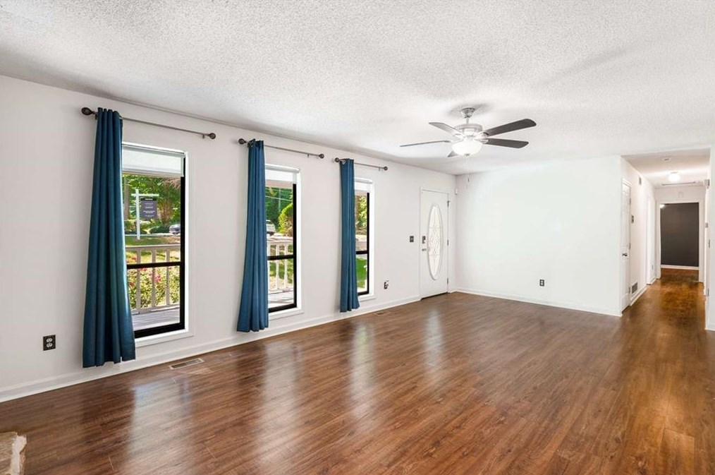 4292 Gregory Ln, Smyrna GA 30082-4427 exterior