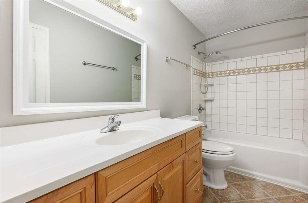 4292 Gregory Ln, Smyrna GA 30082-4427 exterior