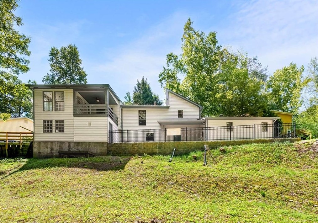 4292 Gregory Ln, Smyrna GA 30082-4427 exterior