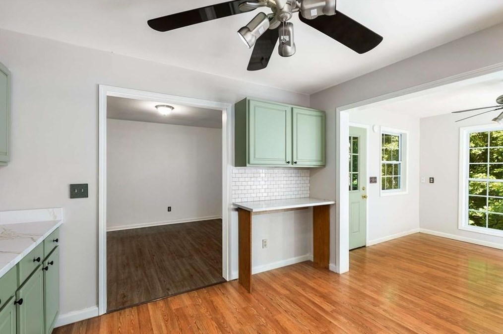 4292 Gregory Ln, Smyrna GA 30082-4427 exterior