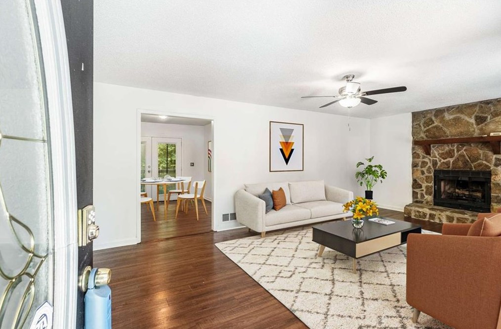 4292 Gregory Ln, Smyrna GA 30082-4427 exterior