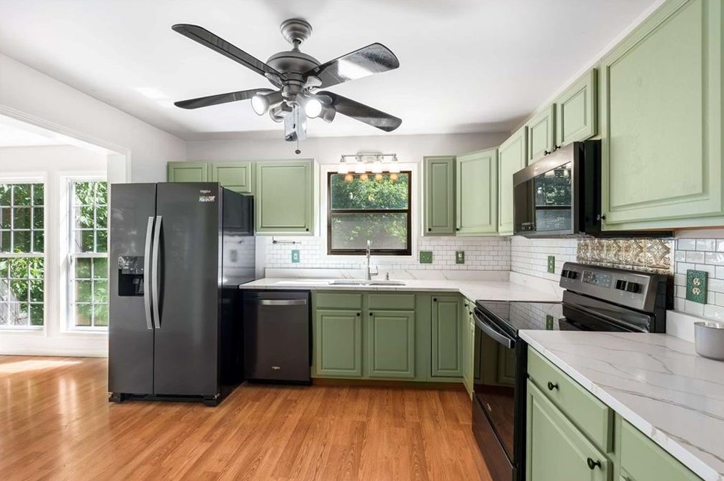 4292 Gregory Ln, Smyrna GA 30082-4427 exterior