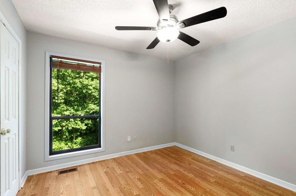 4292 Gregory Ln, Smyrna GA 30082-4427 exterior