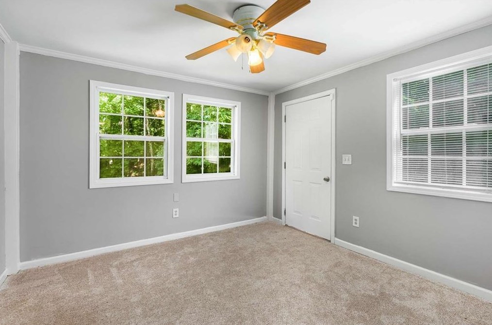 4292 Gregory Ln, Smyrna GA 30082-4427 exterior