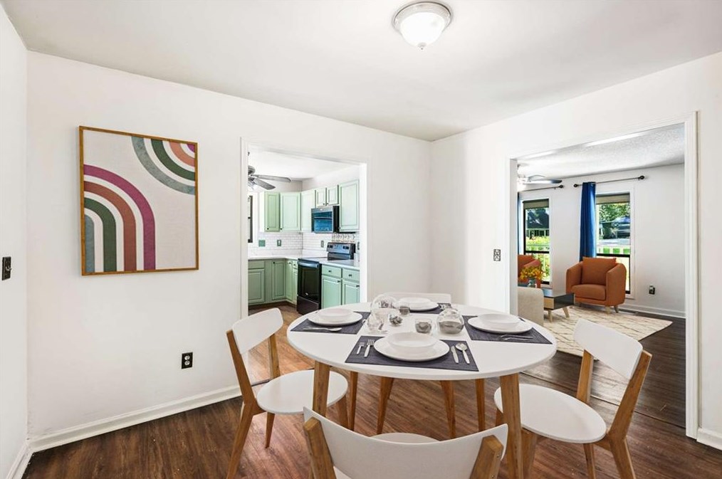 4292 Gregory Ln, Smyrna GA 30082-4427 exterior