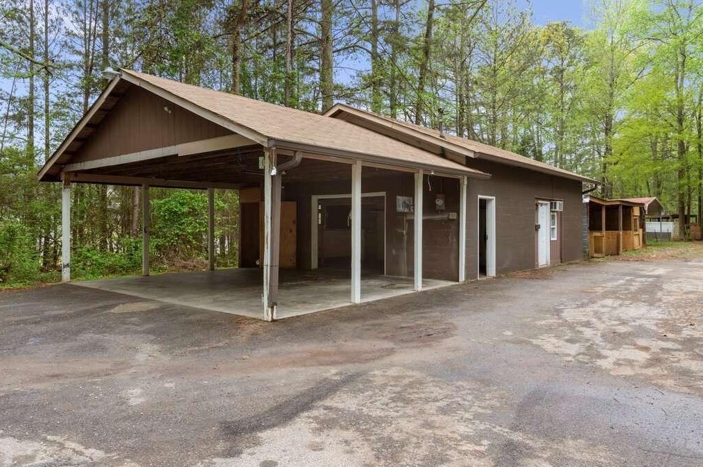 6502 Hearn Rd, Stockbridge GA  30281-1002 exterior