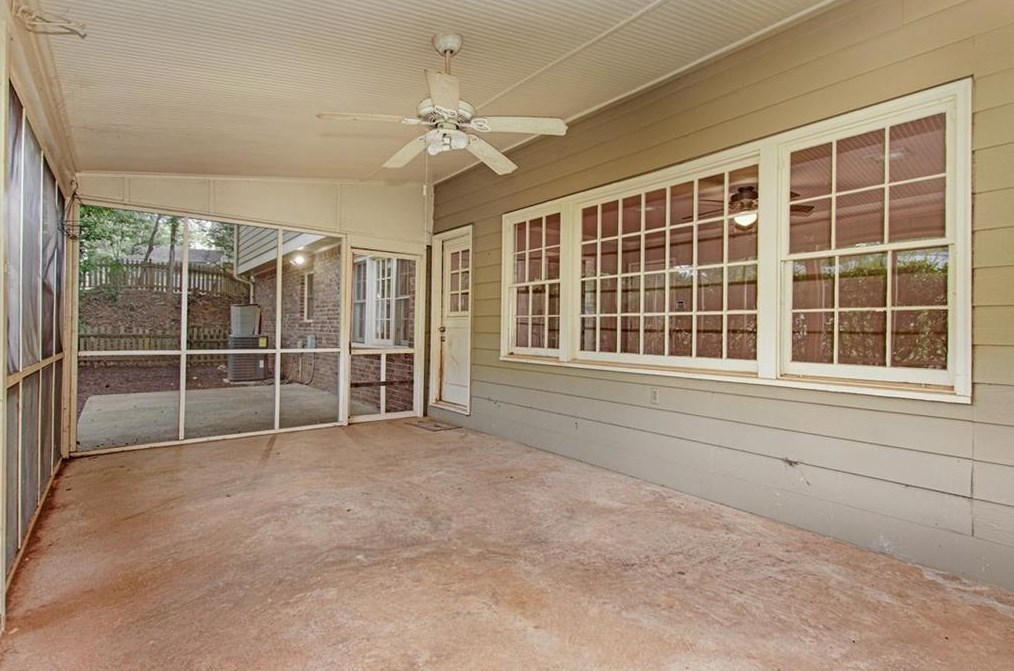 4576 Holliston Rd, Atlanta GA  30360-2058 exterior