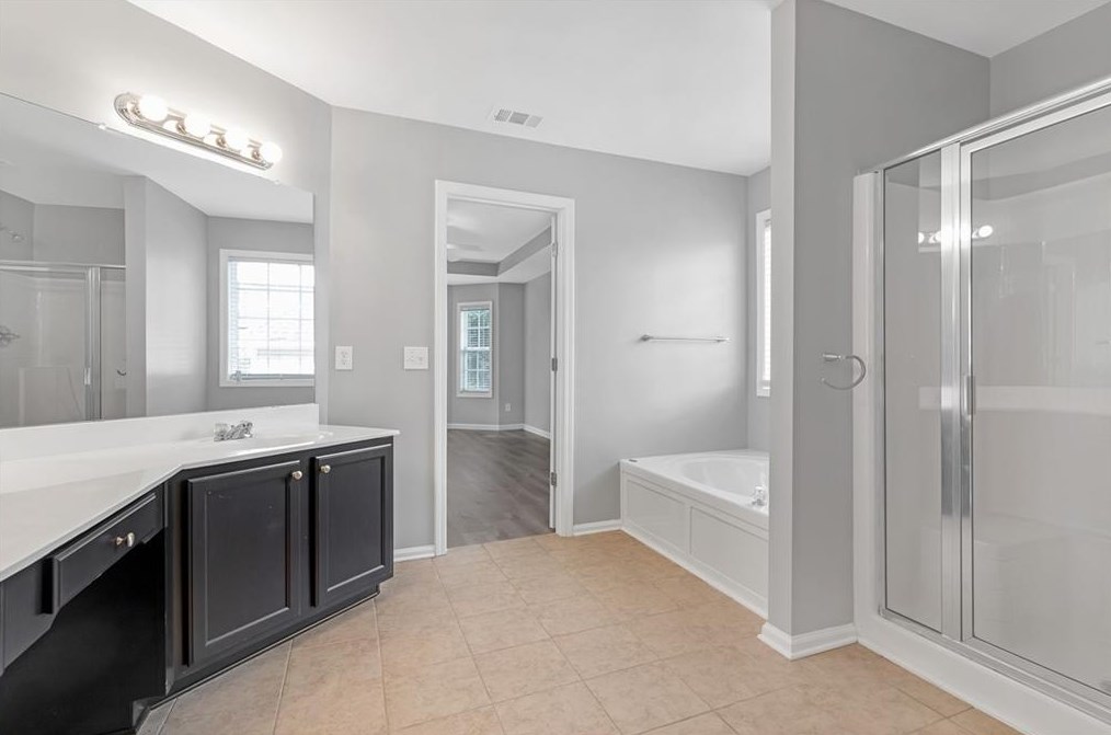 5481 The Vyne Ave, Atlanta GA  30349-8736 exterior