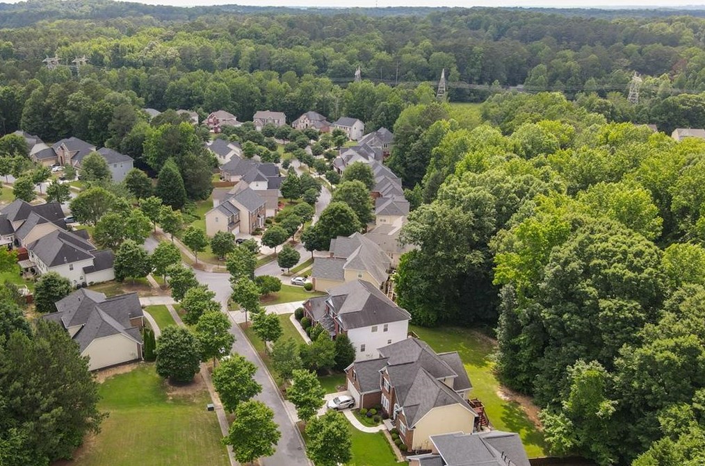 5481 The Vyne Ave, Atlanta GA  30349-8736 exterior