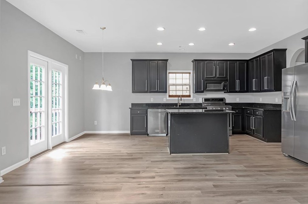 5481 The Vyne Ave, Atlanta GA  30349-8736 exterior