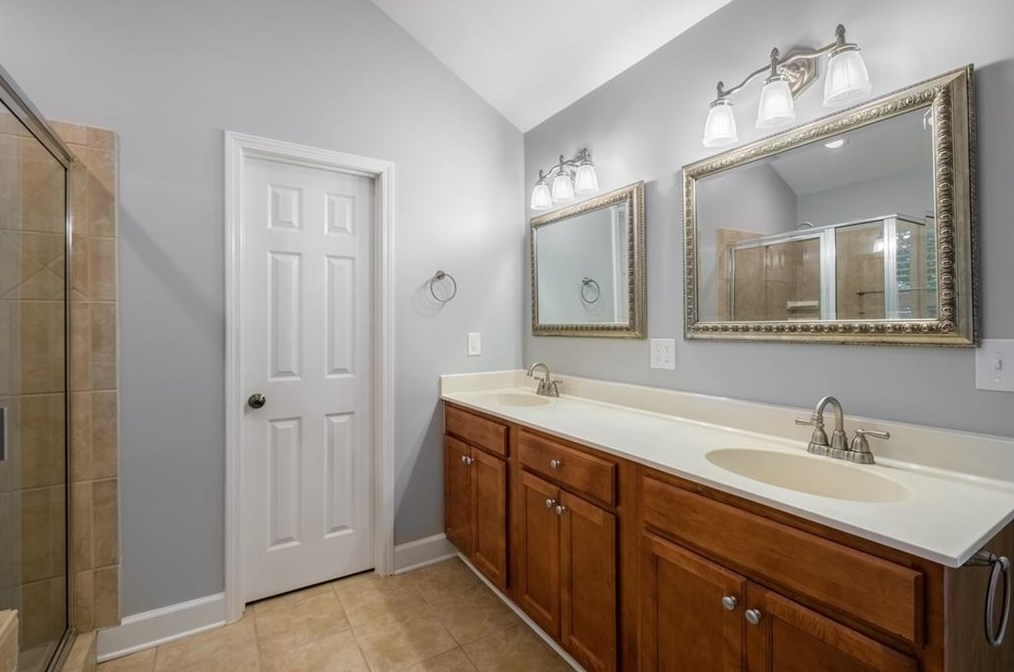 3062 Oaktree Ln, Duluth GA 30096-5886 exterior