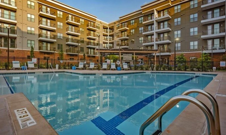 6400 Blue Stone Rd, Atlanta GA  30328 exterior
