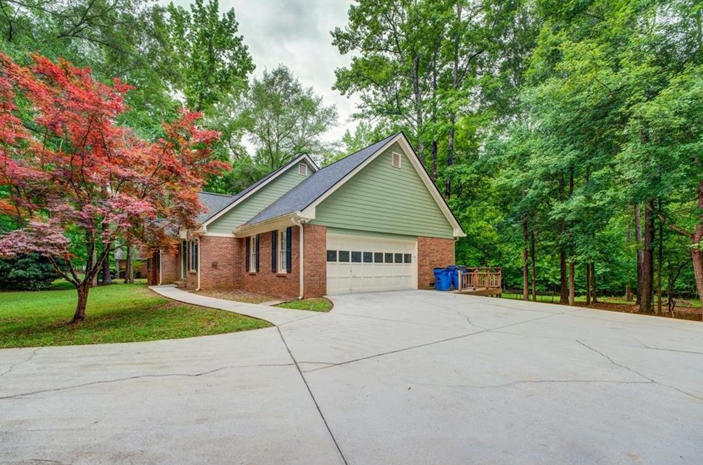 5277 Shore Dr, Conyers GA  30094-4715 exterior