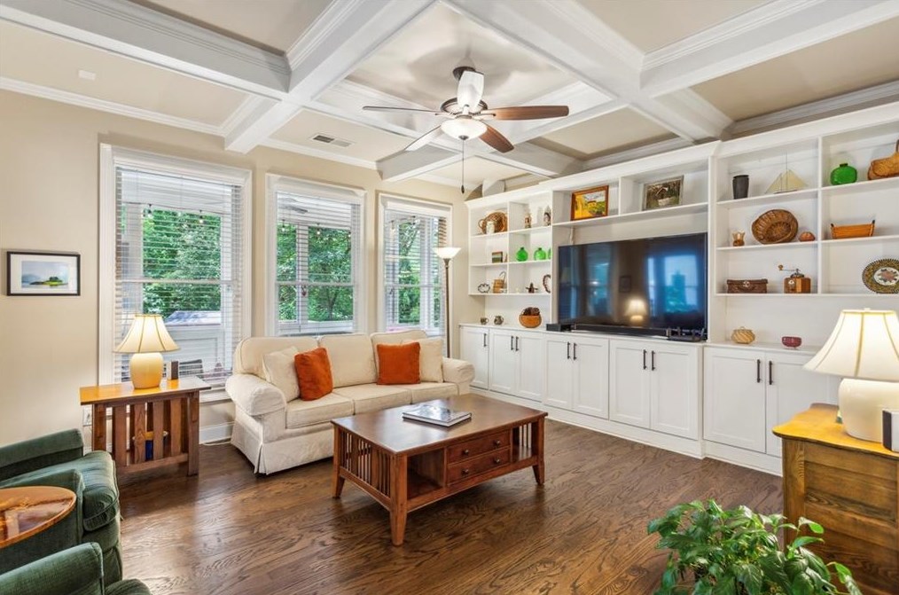 1281 Oldfield Rd, Decatur GA  30030-4581 exterior