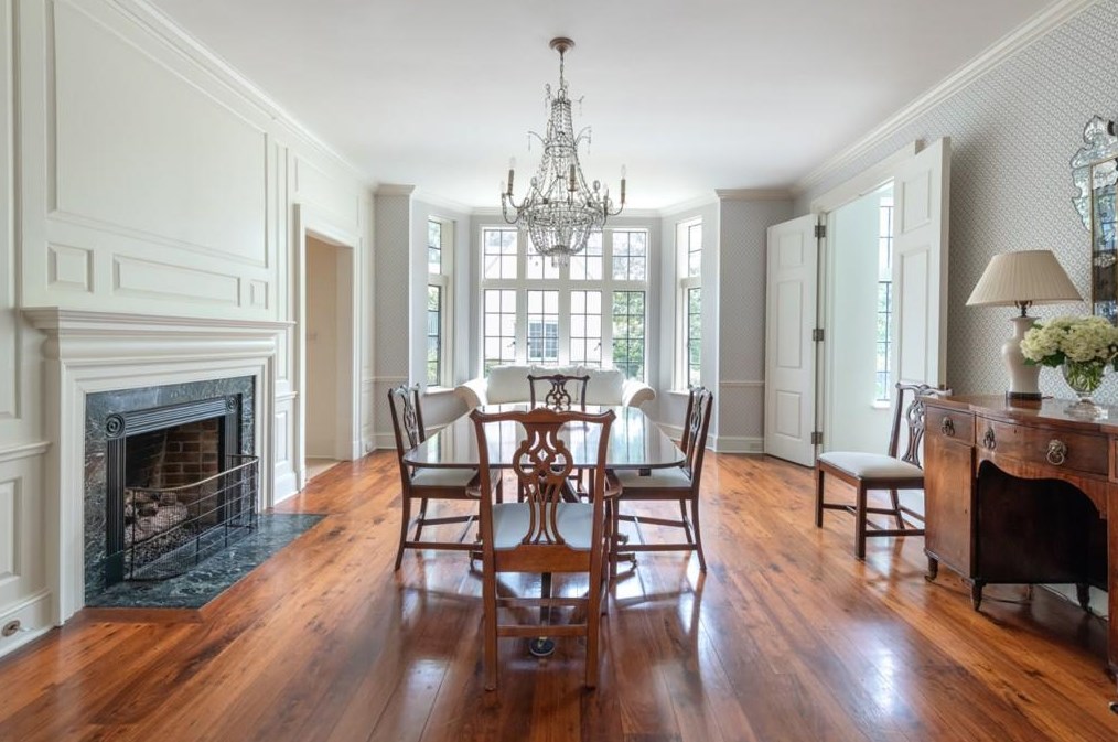 2620 Habersham Rd, Atlanta GA  30305-3573 exterior