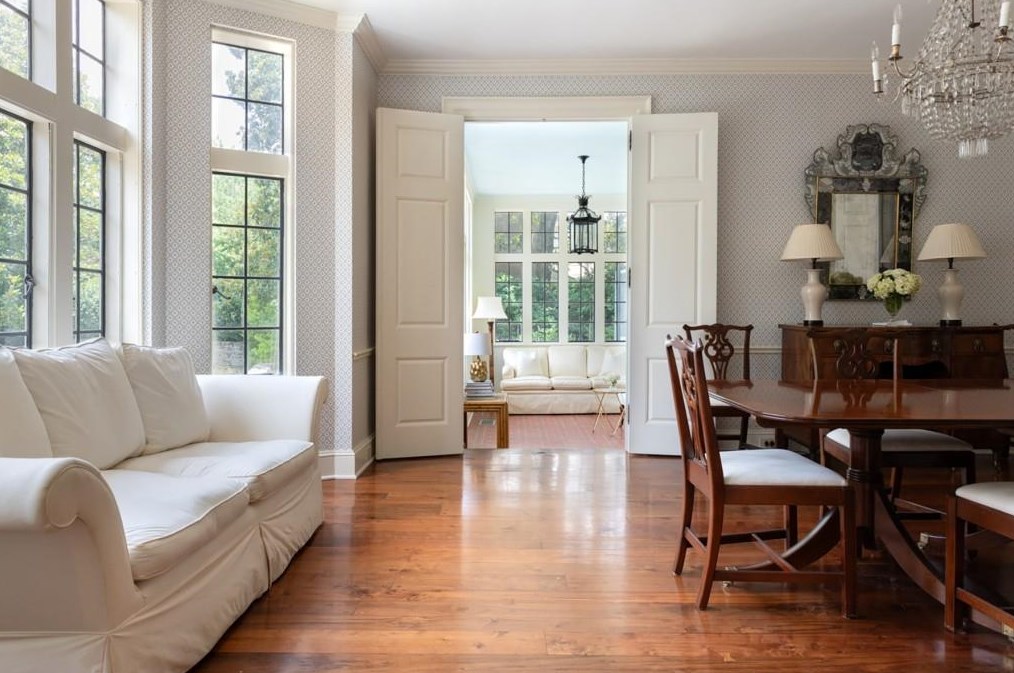 2620 Habersham Rd, Atlanta GA  30305-3573 exterior