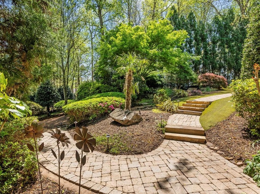 2985 Mnr Brg Dr, Alpharetta GA 30004-8813 exterior