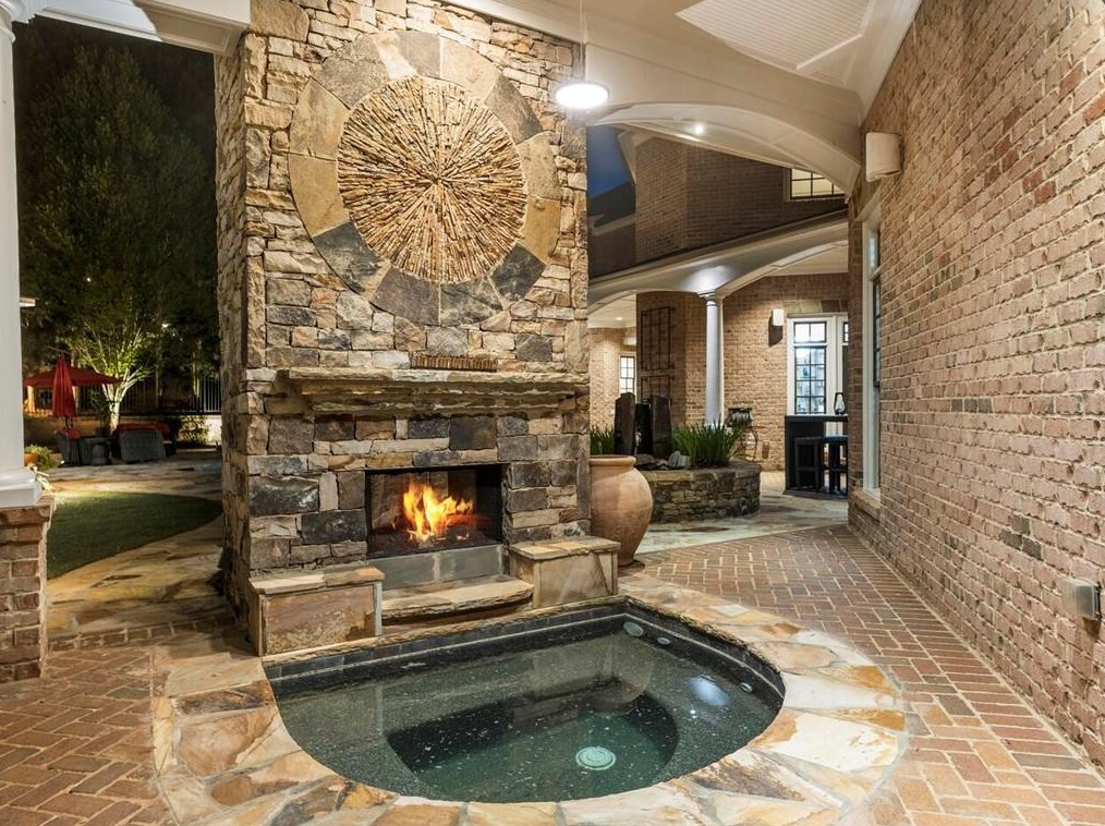 2985 Mnr Brg Dr, Alpharetta GA 30004-8813 exterior