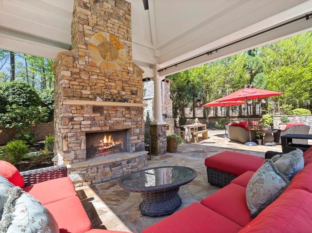 2985 Mnr Brg Dr, Alpharetta GA 30004-8813 exterior