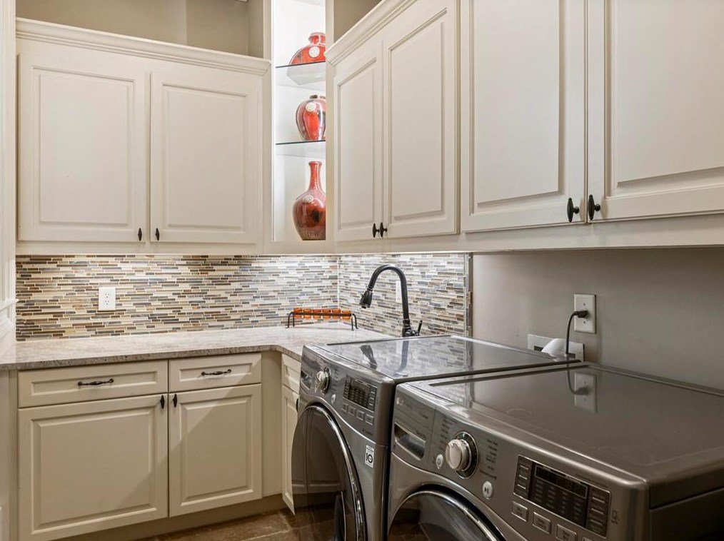 2985 Mnr Brg Dr, Alpharetta GA 30004-8813 exterior