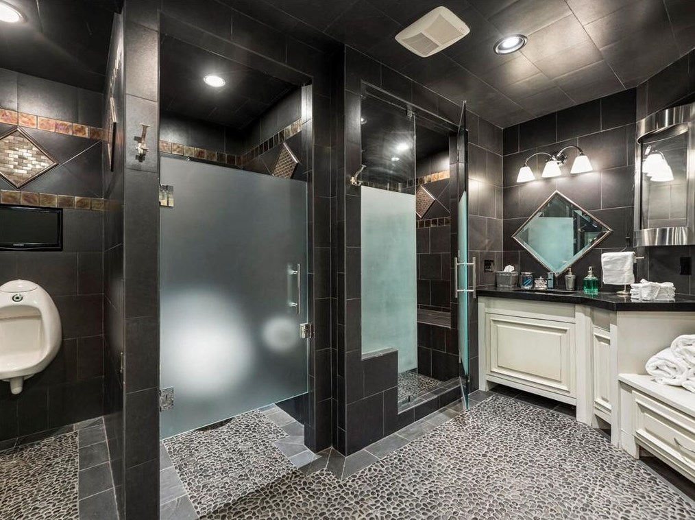 2985 Mnr Brg Dr, Alpharetta GA 30004-8813 exterior