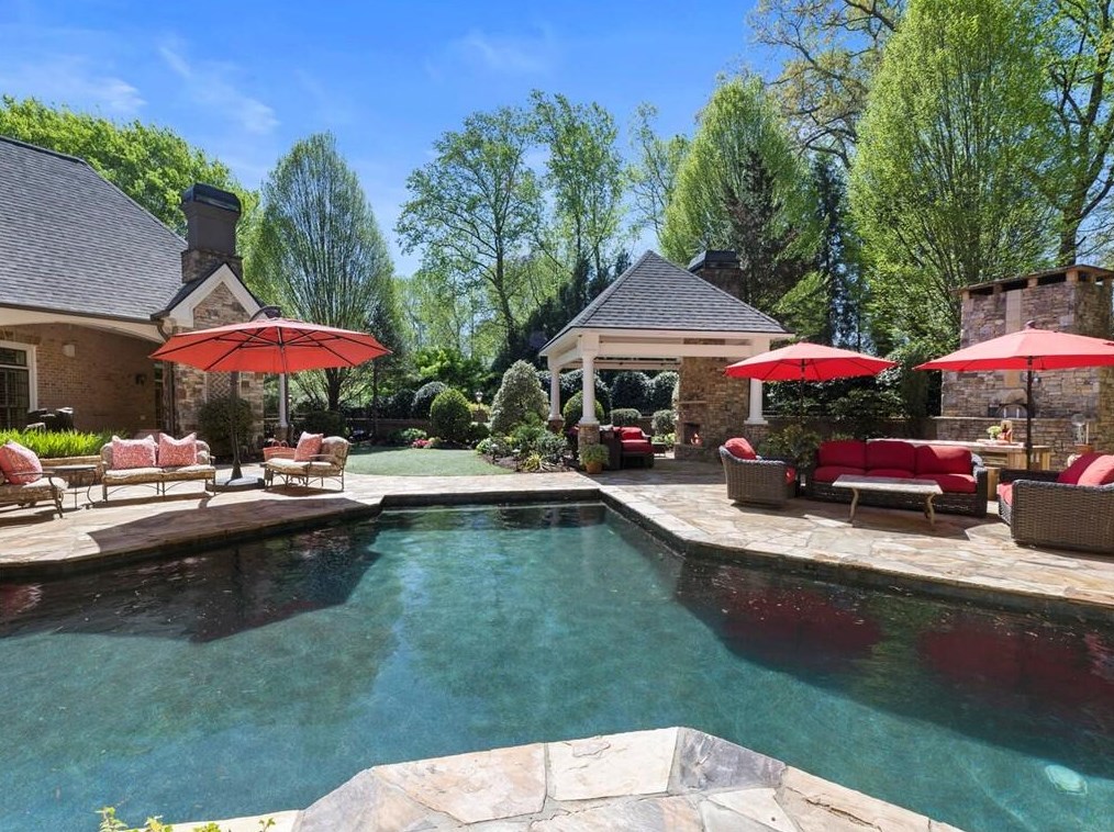 2985 Mnr Brg Dr, Alpharetta GA 30004-8813 exterior