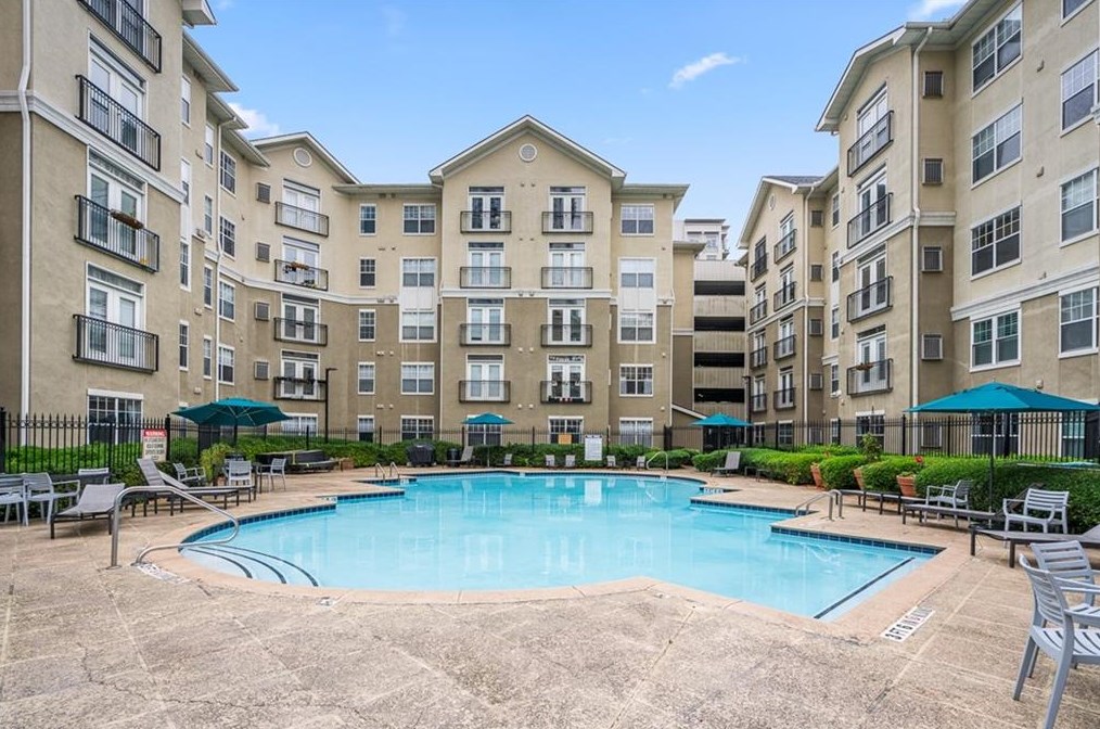 800 Peachtree St, Atlanta GA  30308-1258 exterior