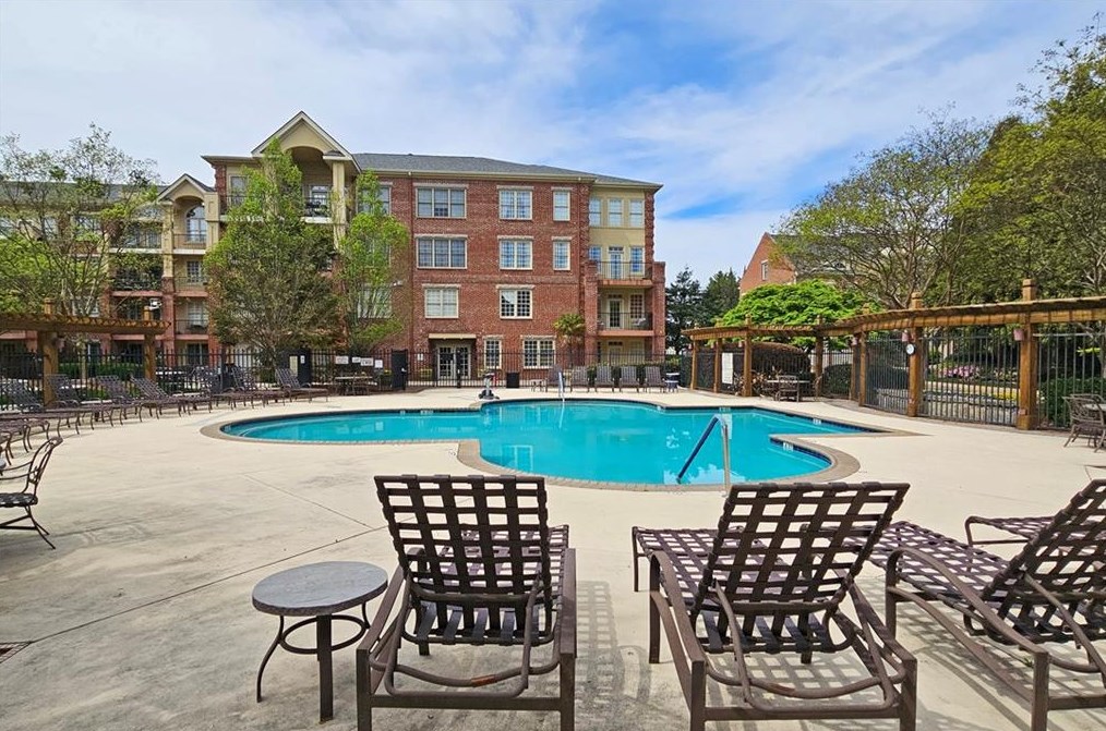 1735 Peachtree St, Atlanta GA  30309-7019 exterior