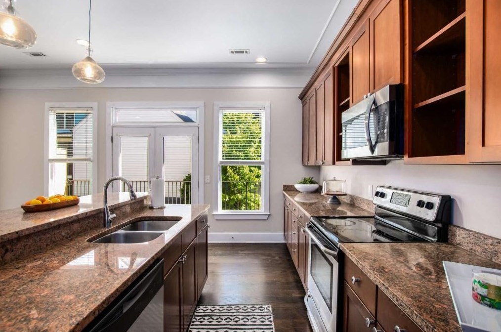 949 Ormewood Park Dr, Atlanta GA  30316-6816 exterior