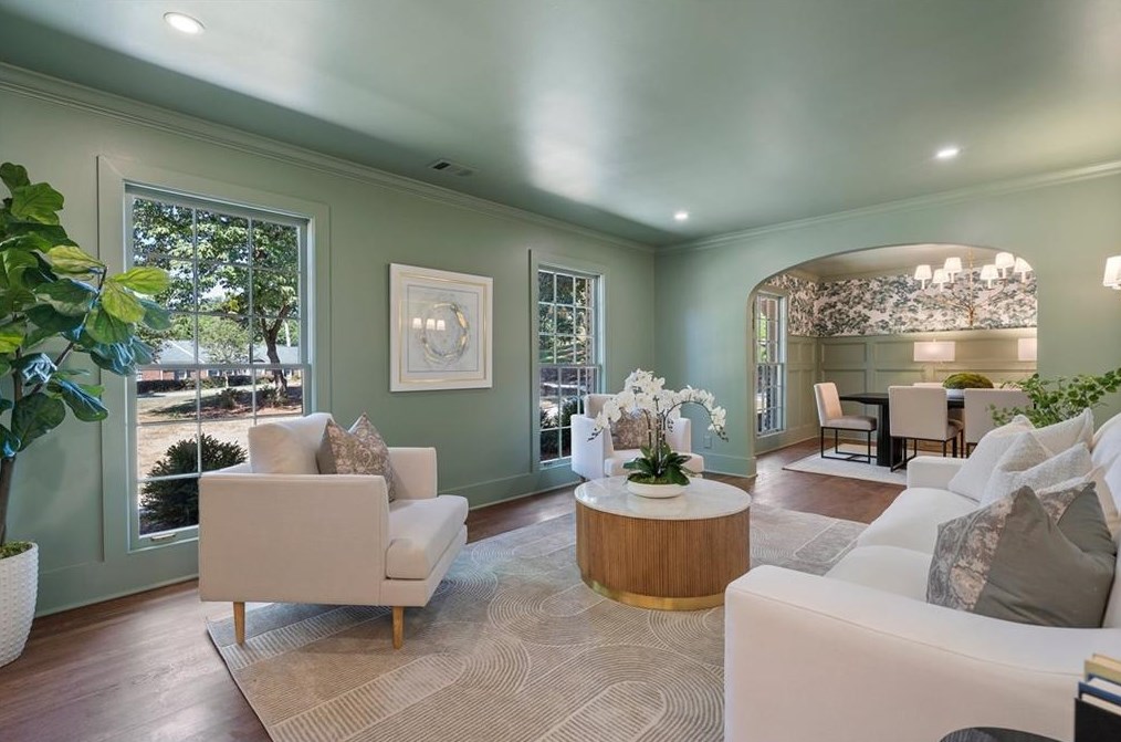 4775 Brinkley Ln, Atlanta GA 30342-2703 exterior