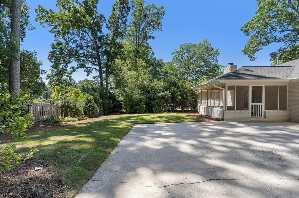 4775 Brinkley Ln, Atlanta GA 30342-2703 exterior