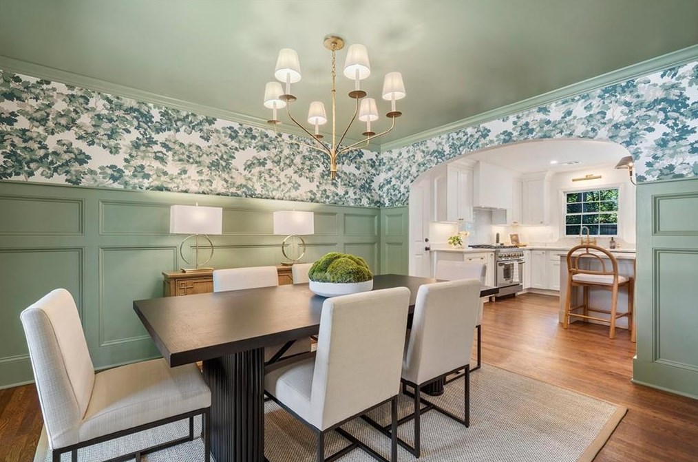 4775 Brinkley Ln, Atlanta GA 30342-2703 exterior