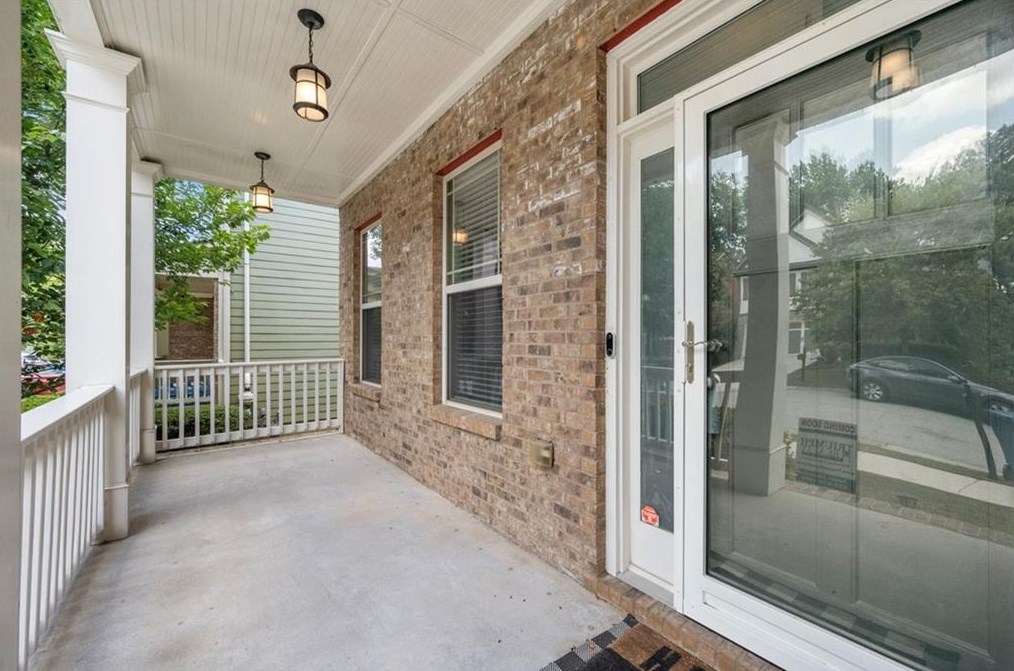 2068 Hatteras Way, Atlanta GA  30318-1083 exterior