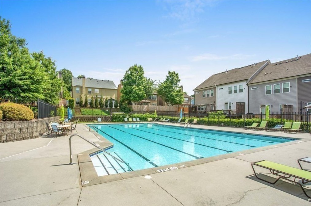 2068 Hatteras Way, Atlanta GA  30318-1083 exterior