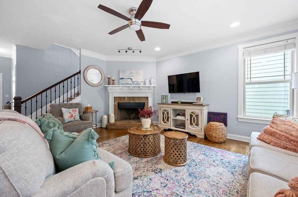 2068 Hatteras Way, Atlanta GA  30318-1083 exterior