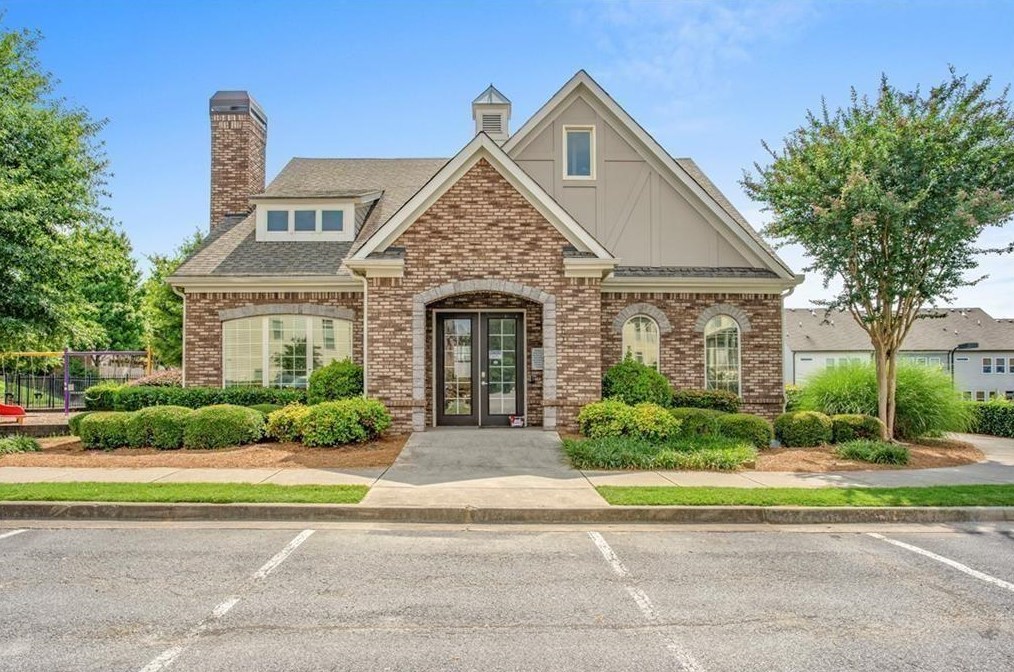 2068 Hatteras Way, Atlanta GA  30318-1083 exterior