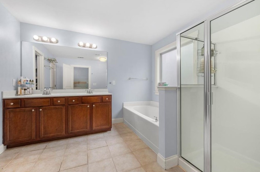 2068 Hatteras Way, Atlanta GA  30318-1083 exterior