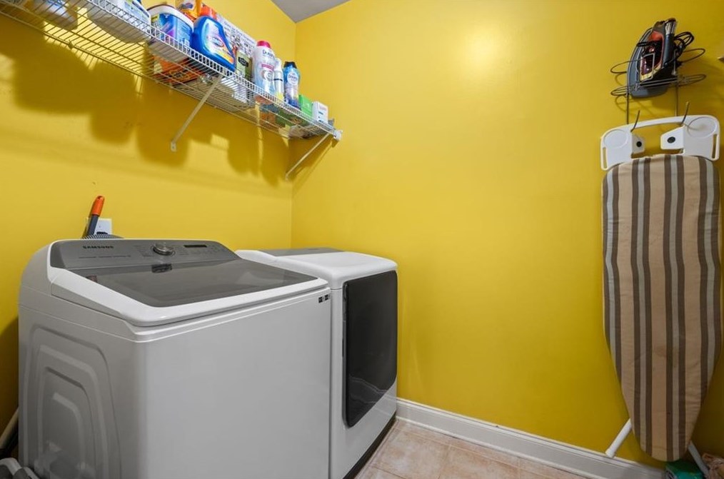 2068 Hatteras Way, Atlanta GA  30318-1083 exterior