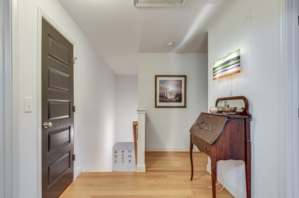 225 Murray Hl Ave, Atlanta GA 30317-1346 exterior