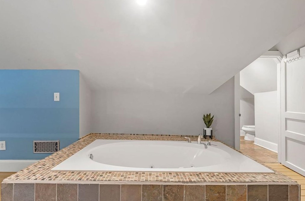 2348 Venetian Dr, Atlanta GA  30311-3357 exterior