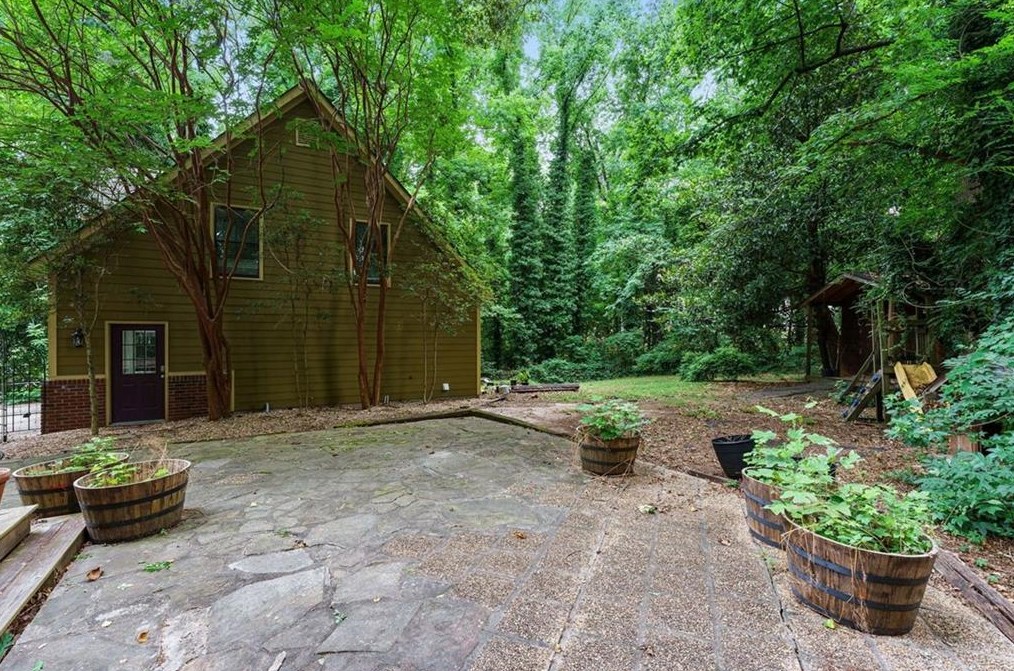 2348 Venetian Dr, Atlanta GA  30311-3357 exterior