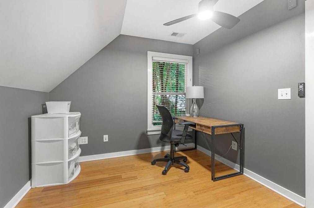 2348 Venetian Dr, Atlanta GA  30311-3357 exterior